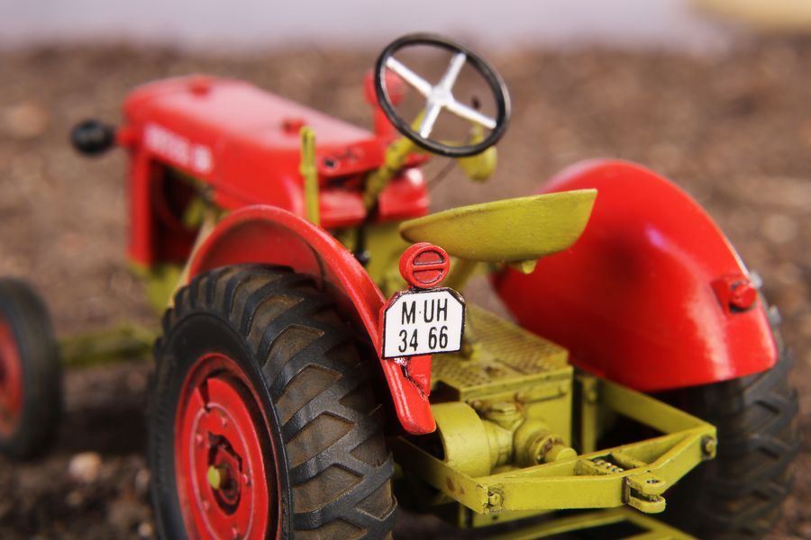 CMK 129-8062 - Zetor 25 "Agricultural Version" 1/48 трактор модель