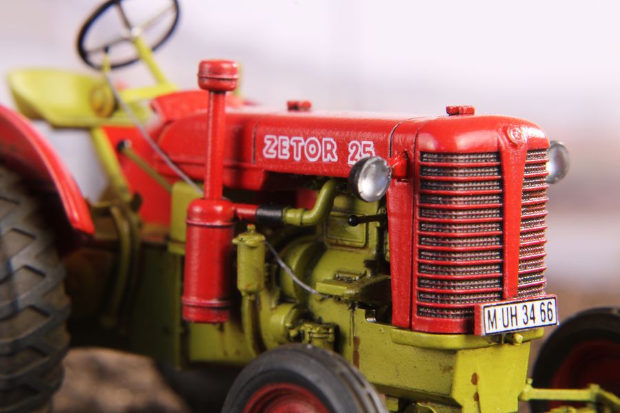 CMK 129-8062 - Zetor 25 "Agricultural Version" 1/48 трактор модель