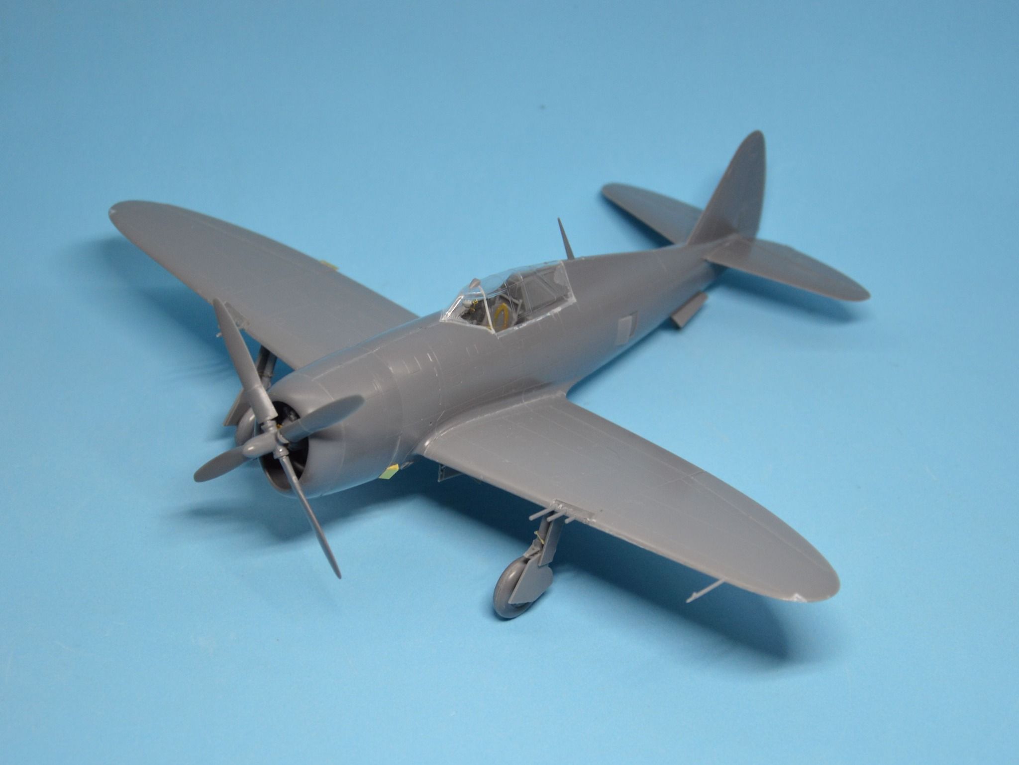 Dora Wings Republic P-47B Thunderbolt