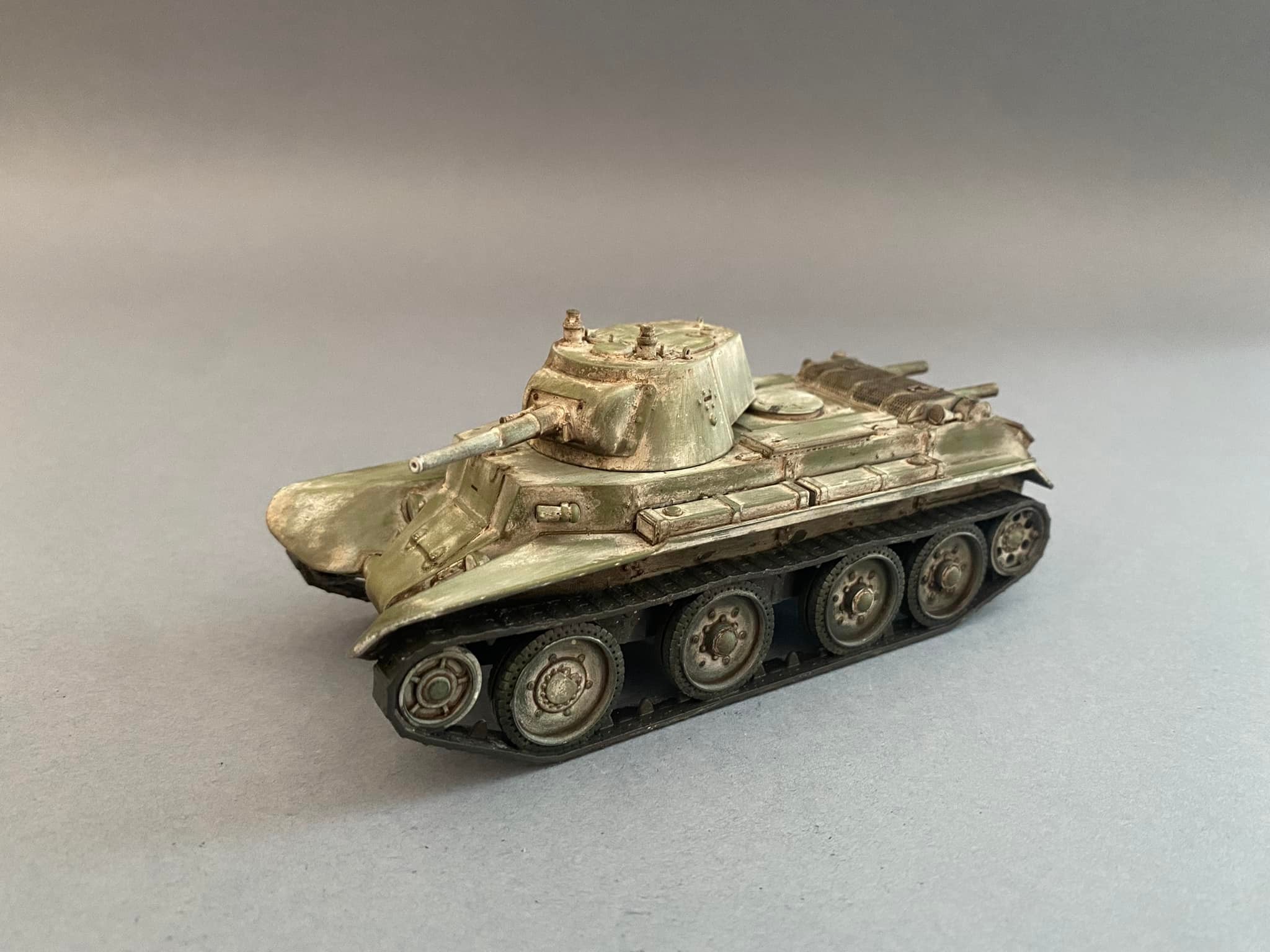 F&A Miniatures FA-48017 - BT-7 Conical Turret Tank