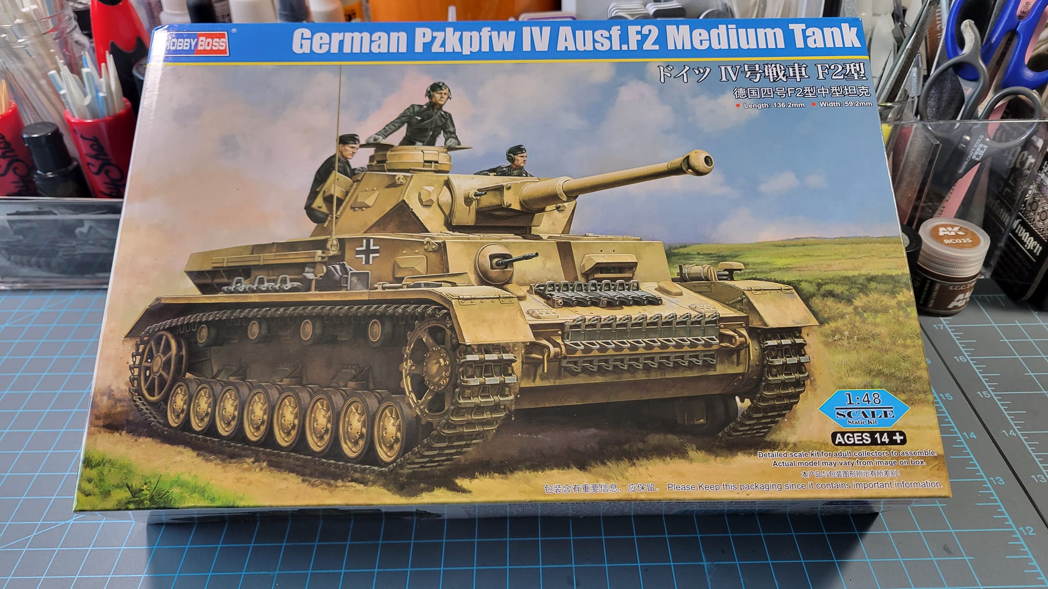 Hobby Boss 84840 German Pzkpfw IV Ausf.F2 Medium Tank 1/48 scale model