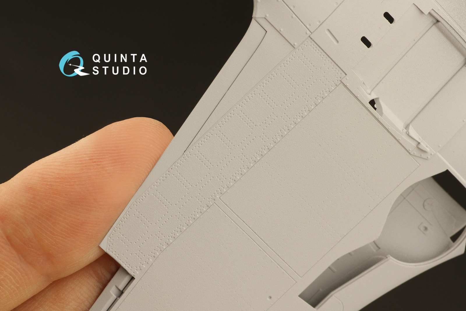 Quinta Studio QP48013 - Экстерьер Як-9Д (Звезда)