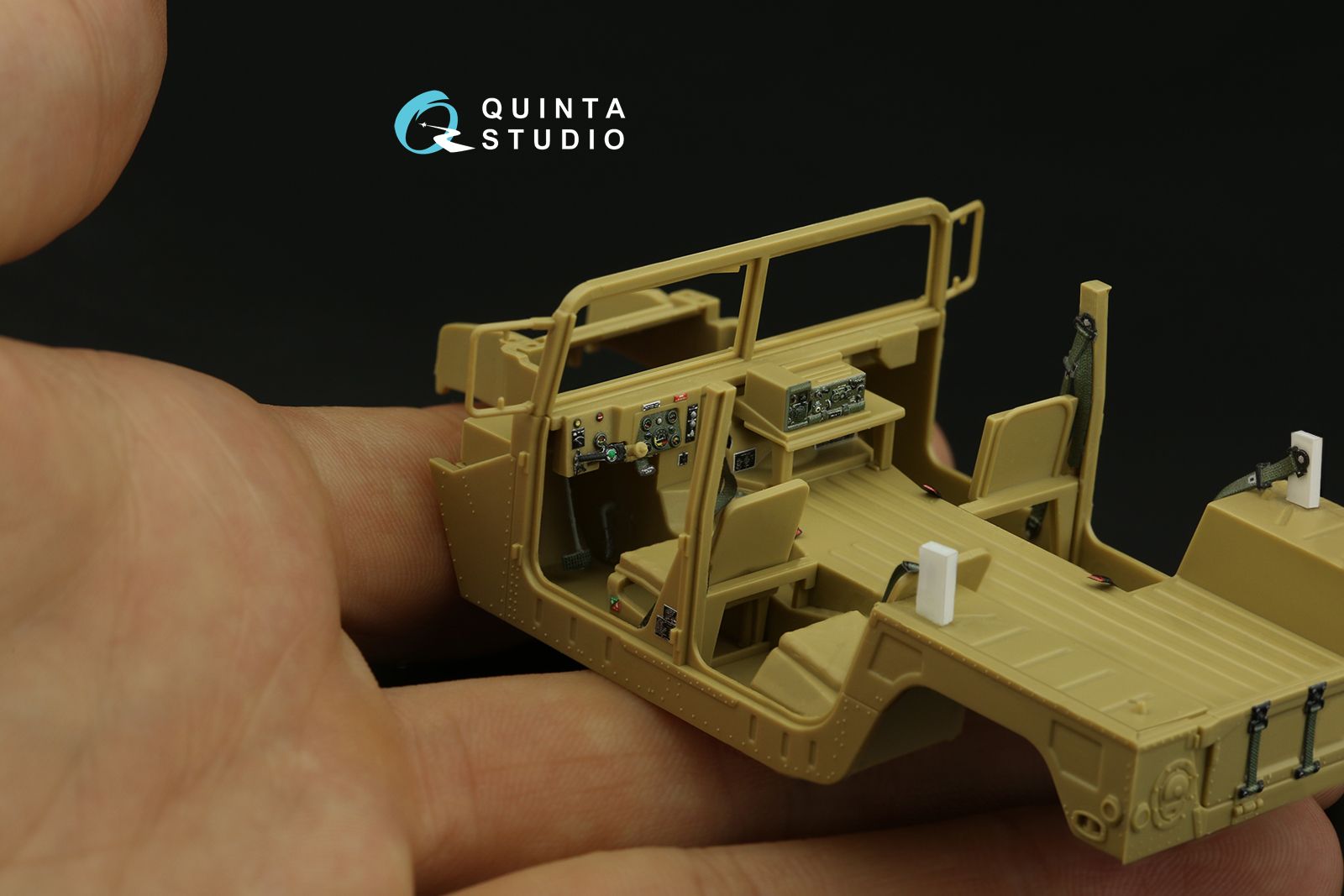 Quinta Studio QD48310 - 3D Декаль интерьера кабины для семейства HUMVEE (Tamiya)