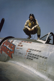 Летчик Эдвин Фишер на P-47D