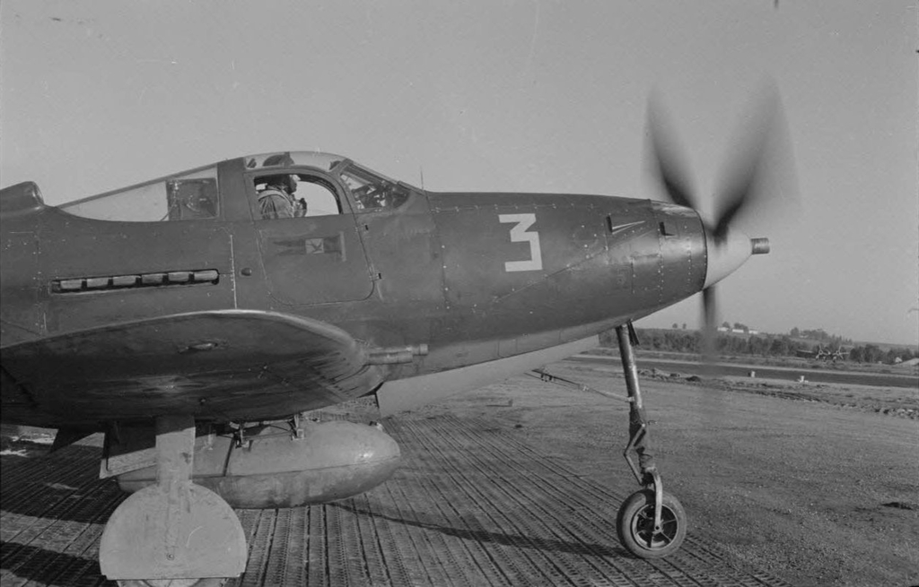 Bell P-39 Airacobra Groupe de chasse I/4 «Navarre» Bell P-39 Airacobra Groupe de chasse I/4 «Navarre»