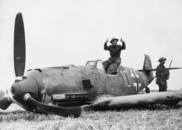 Сбитый немецкий истребитель Bf. 109E-4