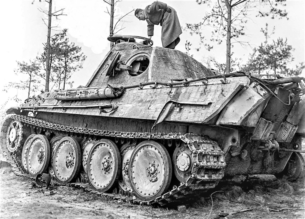Танк Pz. Kpfw. V Ausf. G Panther  №222