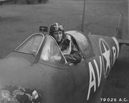 Капитан Дон Уиллис в кабине Spitfire Mk.Vb