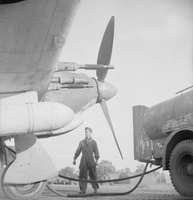 Заправка топливом Hawker Hurricane Mk IIC