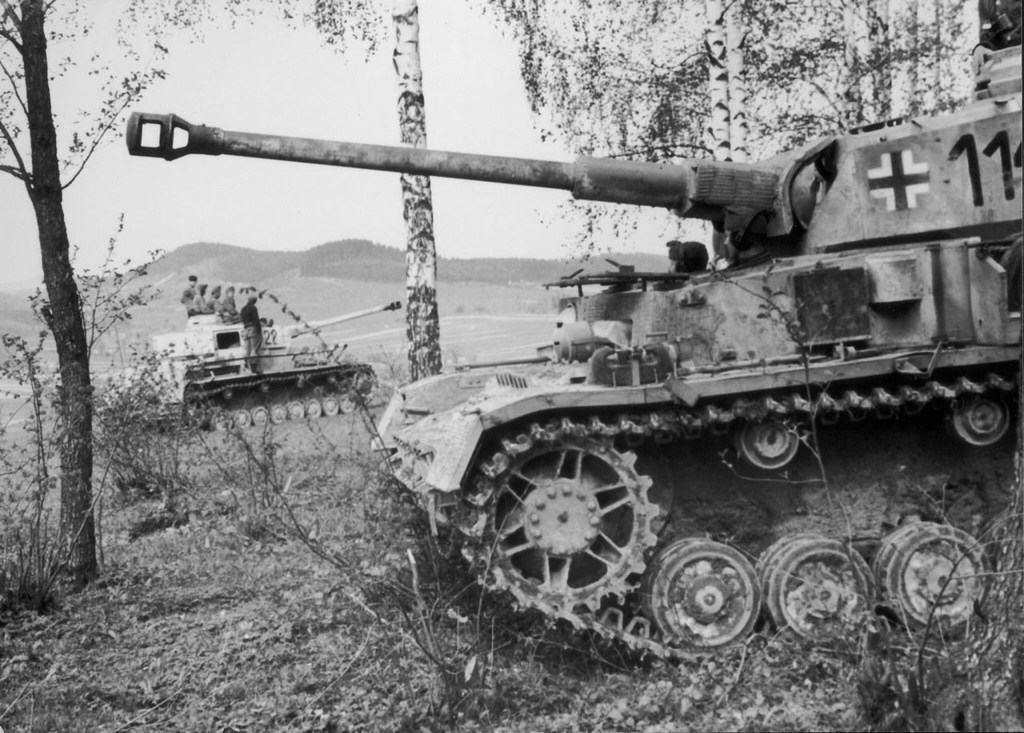 Венгерские танкисты осваивают Pz.Kpfw. IV Ausf. H