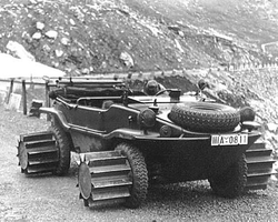 Schwimmwagen с расширителями колес