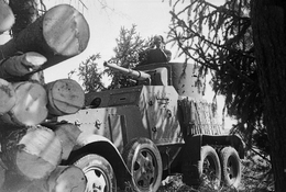 Советский бронеавтомобиль БА-6 в засаде