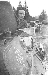 Колонна советских танков Т-34 на марше