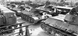 Колонна советских танков Т-34 на площадке СТЗ ч.3