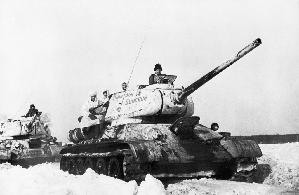 Колонная танков Т-34-85 «Дмитрий Донской»