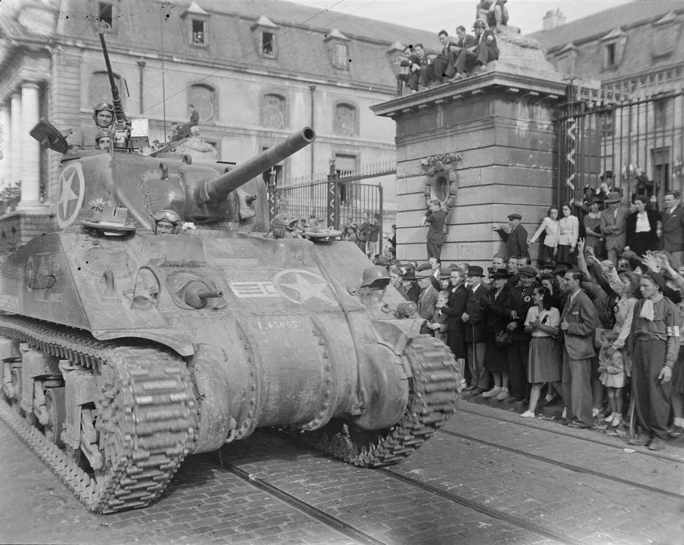 М4А4 Sherman с собственными именем Perpignan